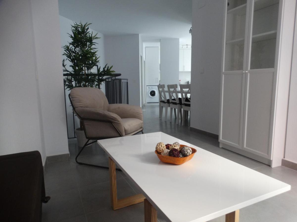 - Jinetes, 23 Appart hôtel